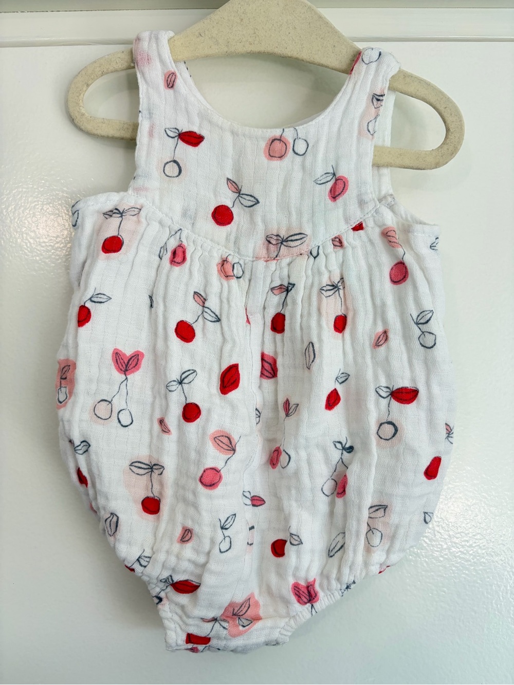 Angel Dear bubble and hat set!